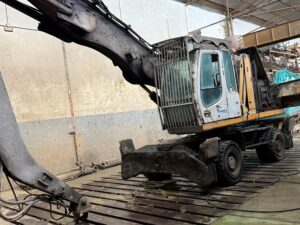 Liebherr A924C